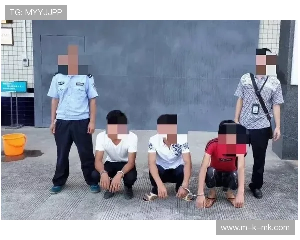 成都警方通报：两名涉种族歧视男子被行政拘留并禁赛